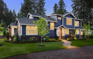 Beautiful,Home,Exterior,At,Twilight:,New,House,With,Beautiful,Yard