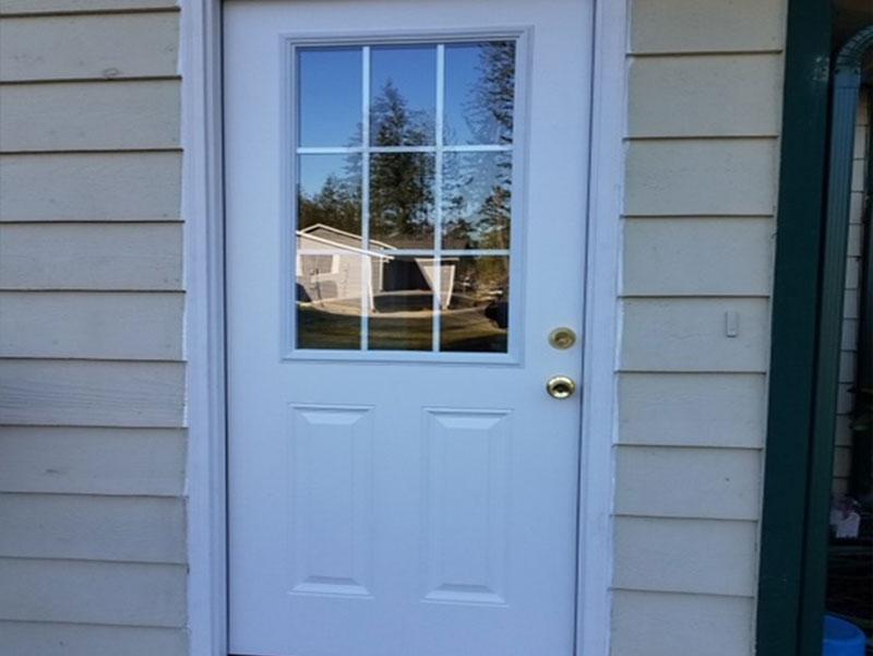 Expert Spanaway door installation in WA near 98387